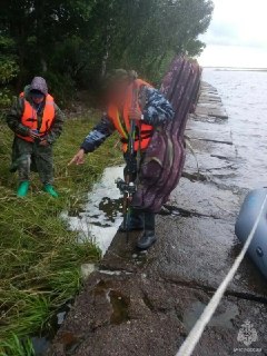 Супруги-рыбаки провели два дня в Калининградском заливе